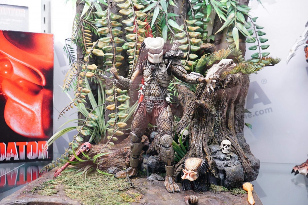 SDCC-2016-NECA-Ult-Predators-001.jpg